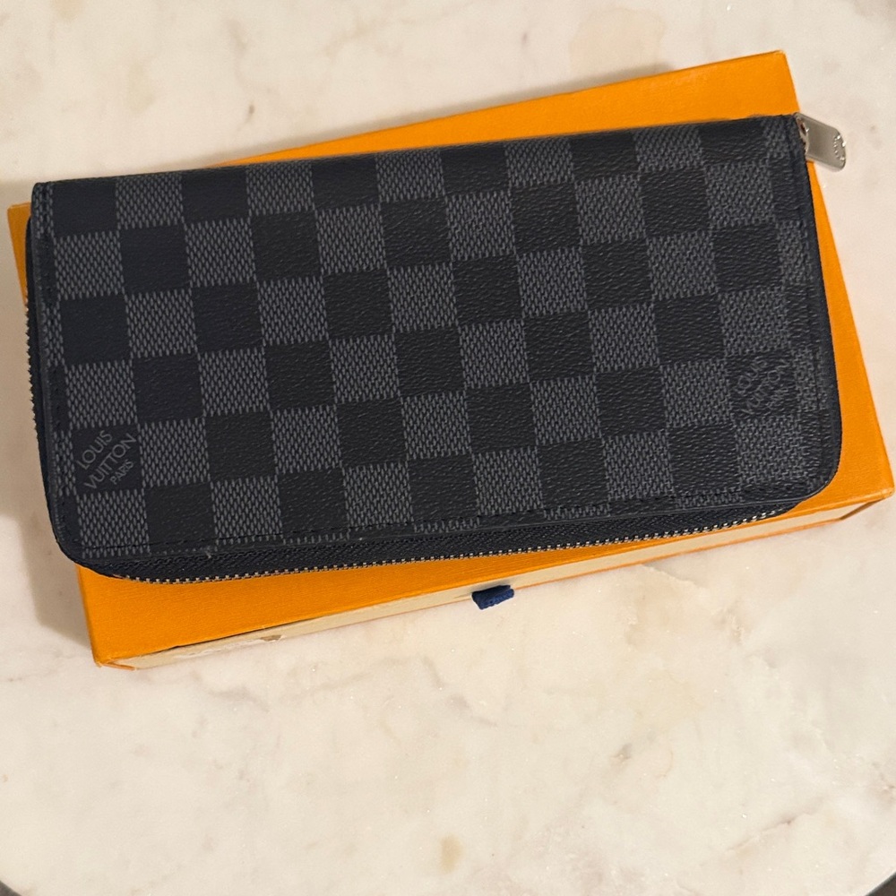 Damier Graphite Wallet